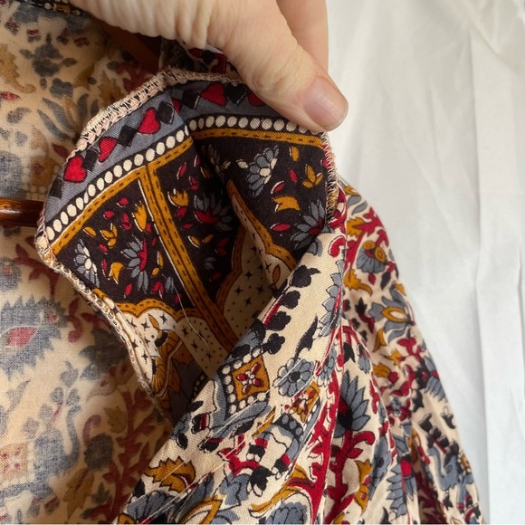 PAPILLON Women’s Vintage Red Gold Elephant Button Down Short Sleeve Size Medium - Picture 10 of 13